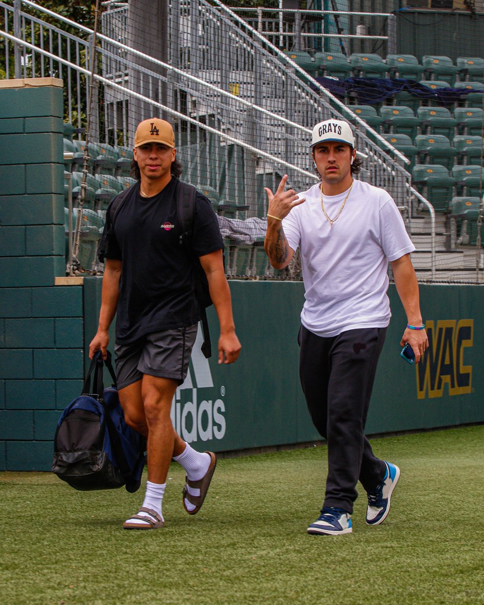 CBUbaseball's tweet photo. Tonight's forecast: lots of drip 💧

#LanceUp⚔️ https://t.co/5jWQO6UDo5