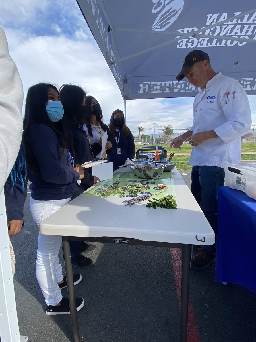 Sarah Cameron tweet media