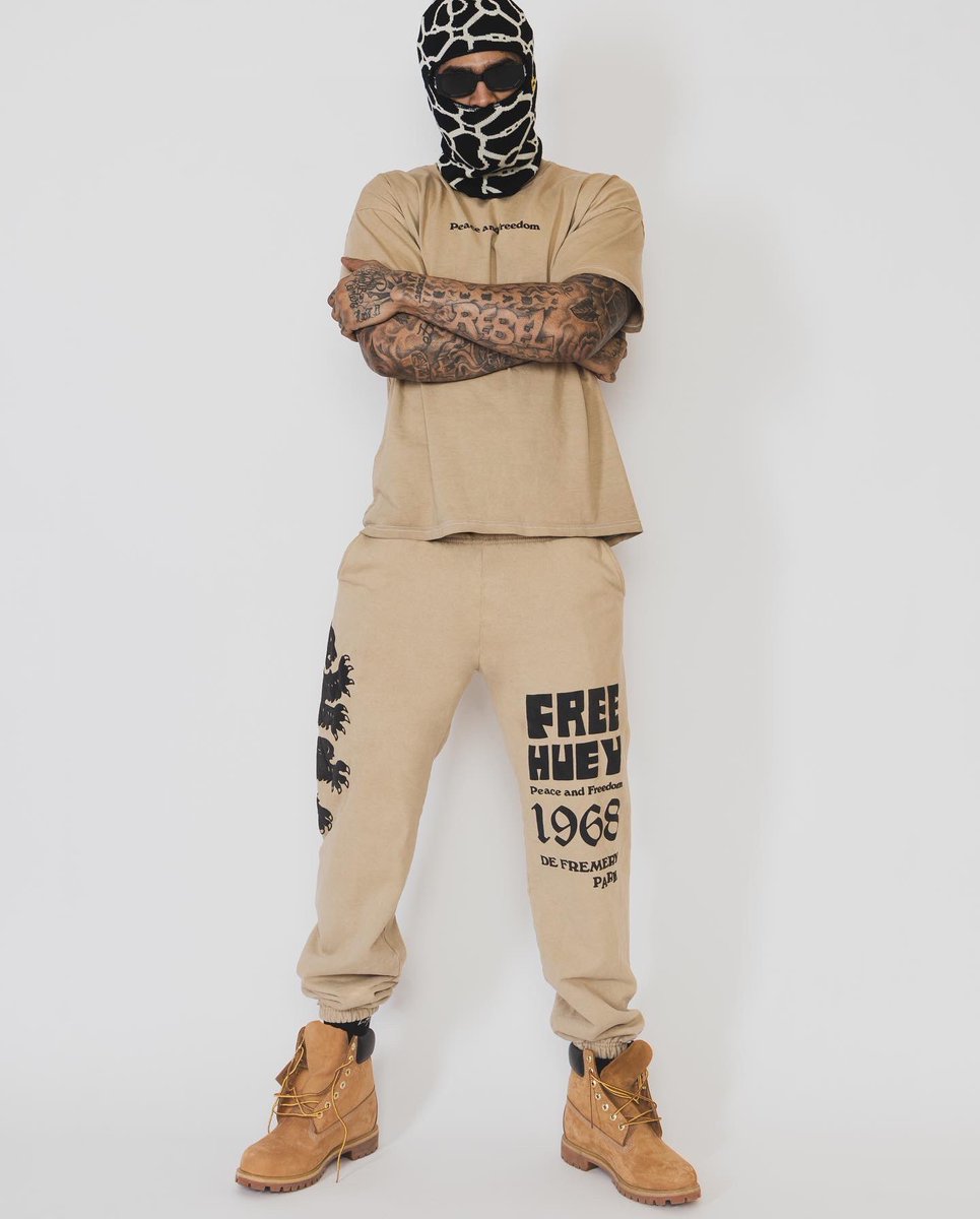 RichMinority's tweet photo. #DaveEast rocking the #FreeHuey Capsule 🕊 #AvailableNow https://t.co/VB2MUpVkNR