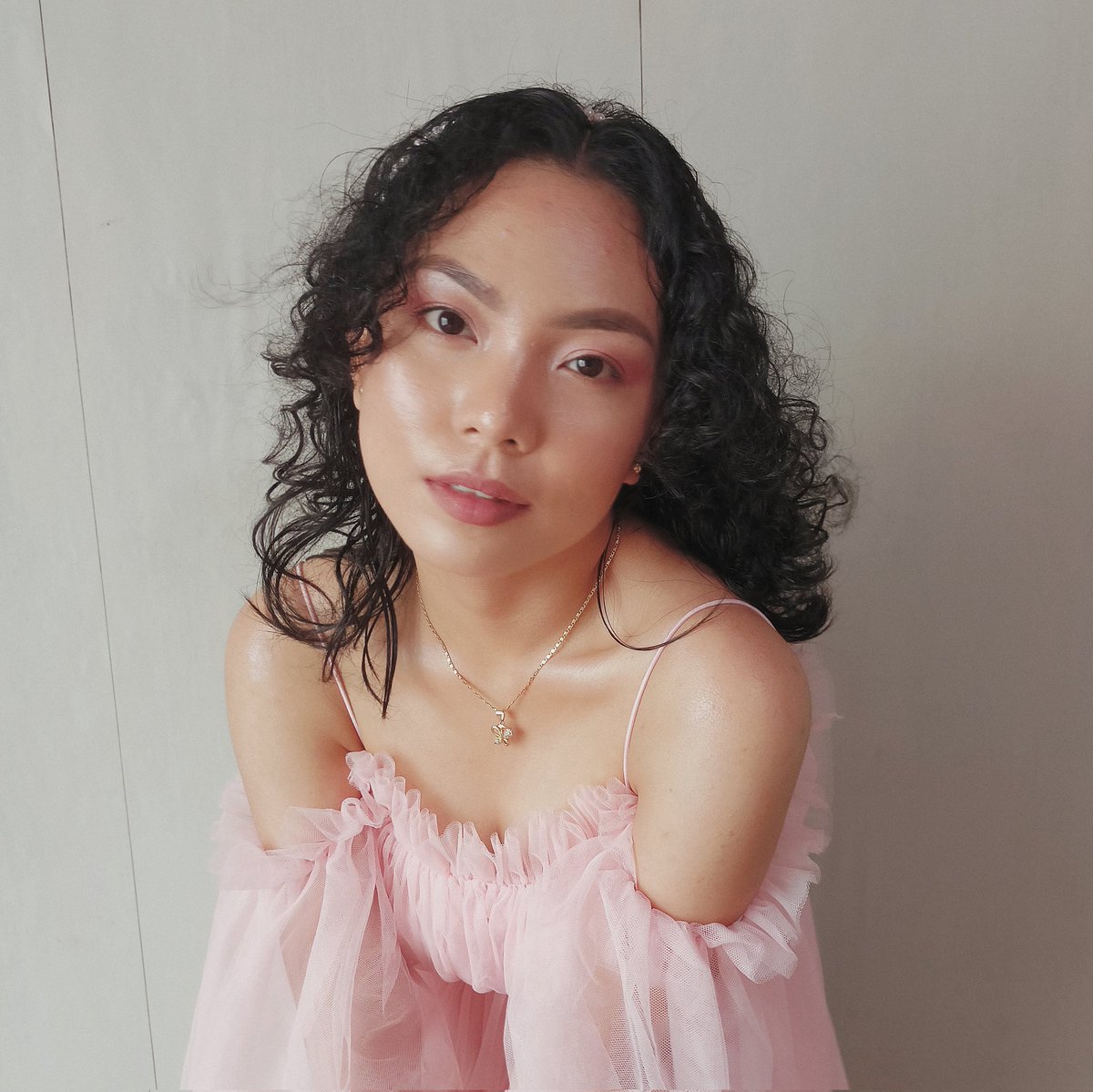 #NewProfilePic
dedicating my birthday to the #Kakampink campaign 💗
#NeverAgainToMarcos
#RosasAngKulayNgBukas
#LeniKiko2022
#16Colmenares
#95Kabataan