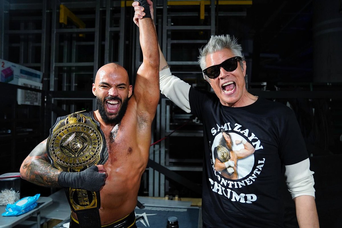 !!!!!

#SmackDown #AndNEW #ICTitle <a href="/KingRicochet/">Lightskin Kingpin</a> <a href="/realjknoxville/">Johnny Knoxville</a>