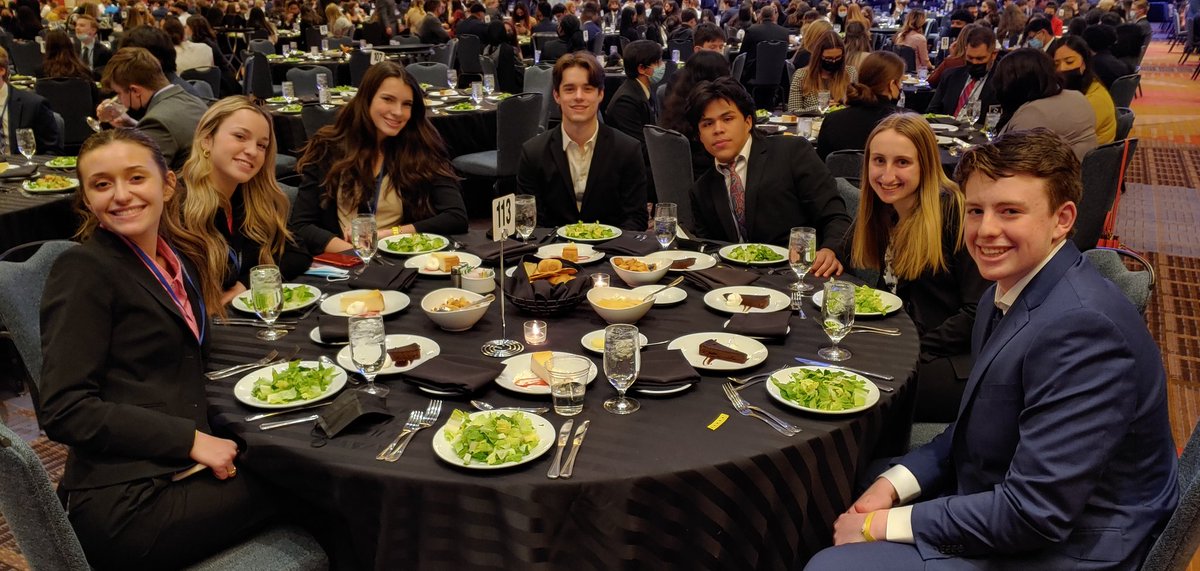 scott_waibel's tweet photo. 77th Annual DECA Banquet. #lisledeca #maximizeyourmomentum https://t.co/6DZwrxPJer
