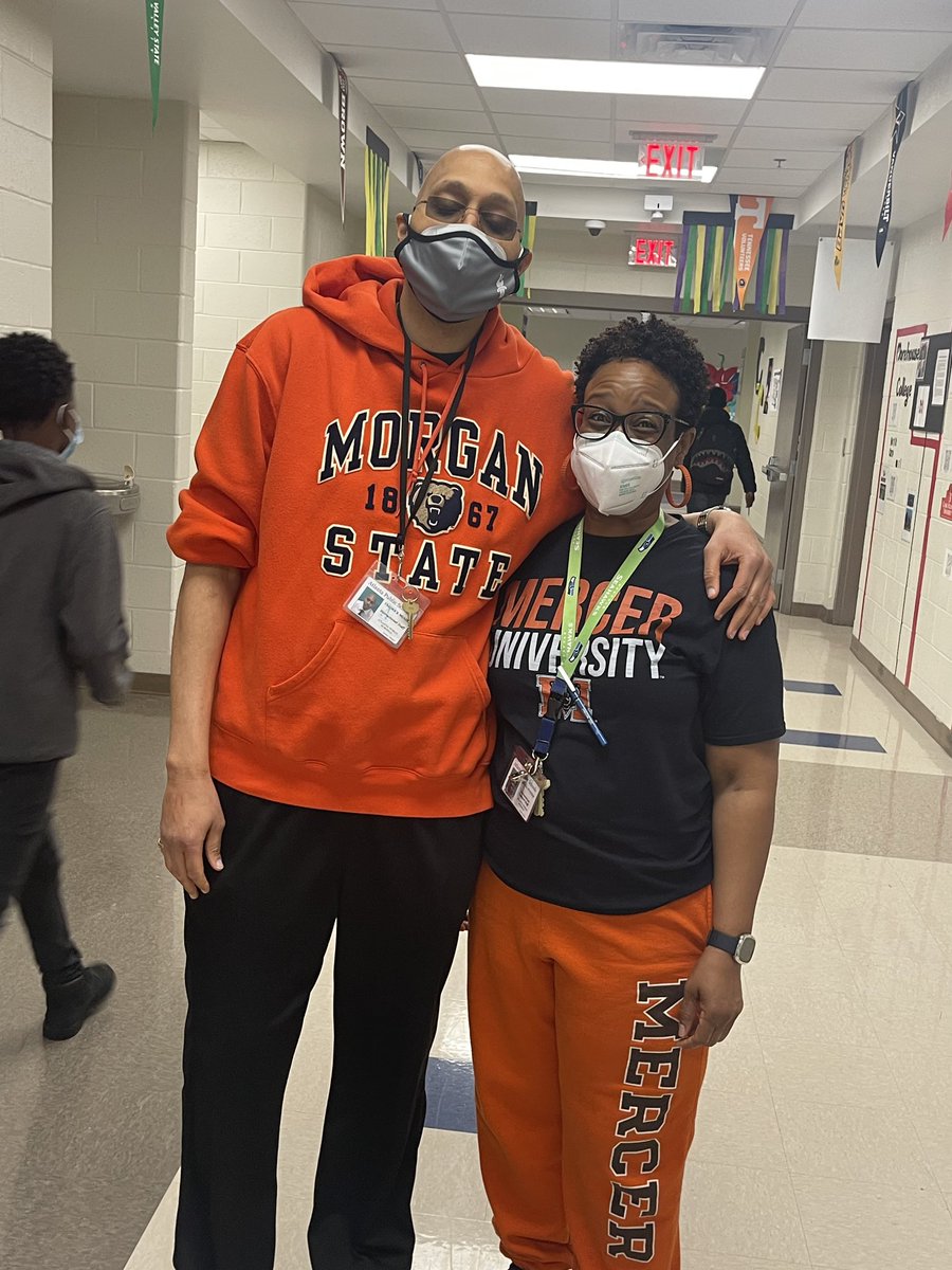 HRWEACOUNSELING's tweet photo. College Dress up day #CCMW @ATL_Counselors @HJRPrinCrooms @APSHJRUSSELL @ctae_in_aps @APSHJRUSSELL https://t.co/zjwnk3I9eI