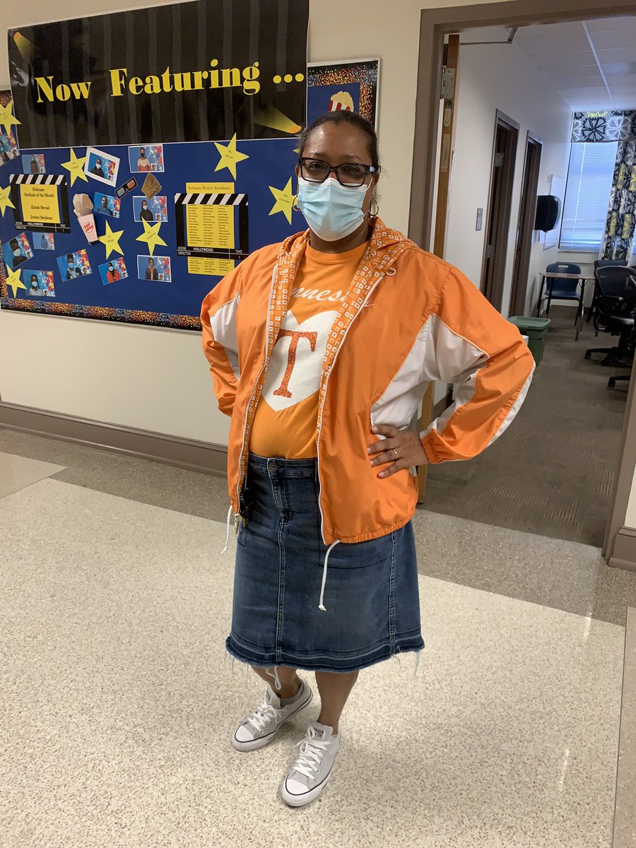 HRWEACOUNSELING's tweet photo. College Dress up day #CCMW @ATL_Counselors @HJRPrinCrooms @APSHJRUSSELL @ctae_in_aps @APSHJRUSSELL https://t.co/zjwnk3I9eI