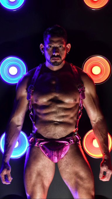 Chicago I’m in u ??  

? @SergeySheptun 

#picoftheday #posing #shooting #sexy #sexymen #gay #gaymen