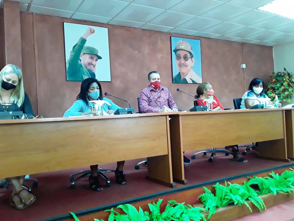 UGesime's tweet photo. Reunidos con los especialistas de cuadros #Gesime en la reunión de preparación metodológica de la Dirección de Cuadros de GESIME #SomosGesime https://t.co/cbcEW2ItXW