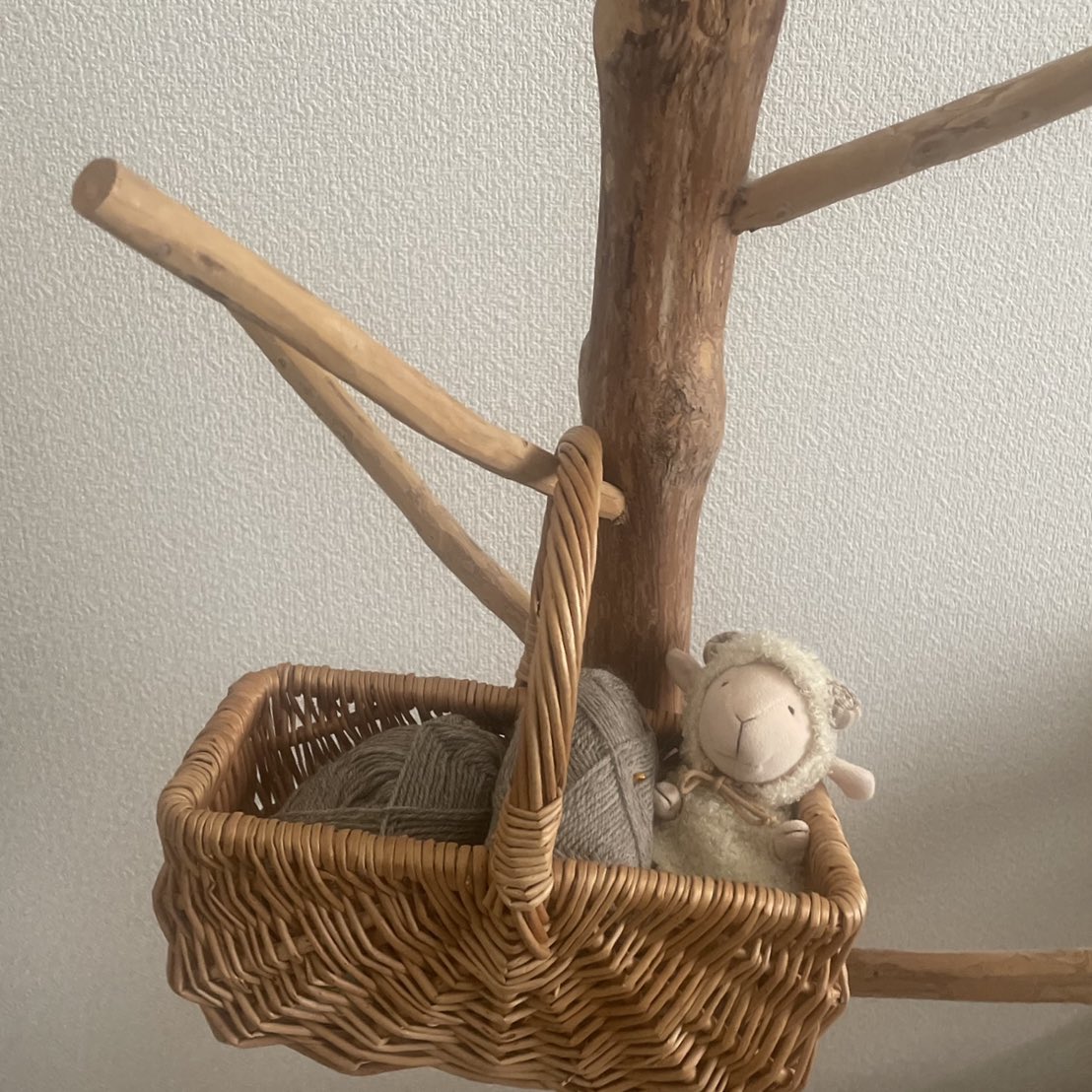 hsiozn's tweet photo. My room 🧸🕯🧦 https://t.co/rPNSRKUYMx