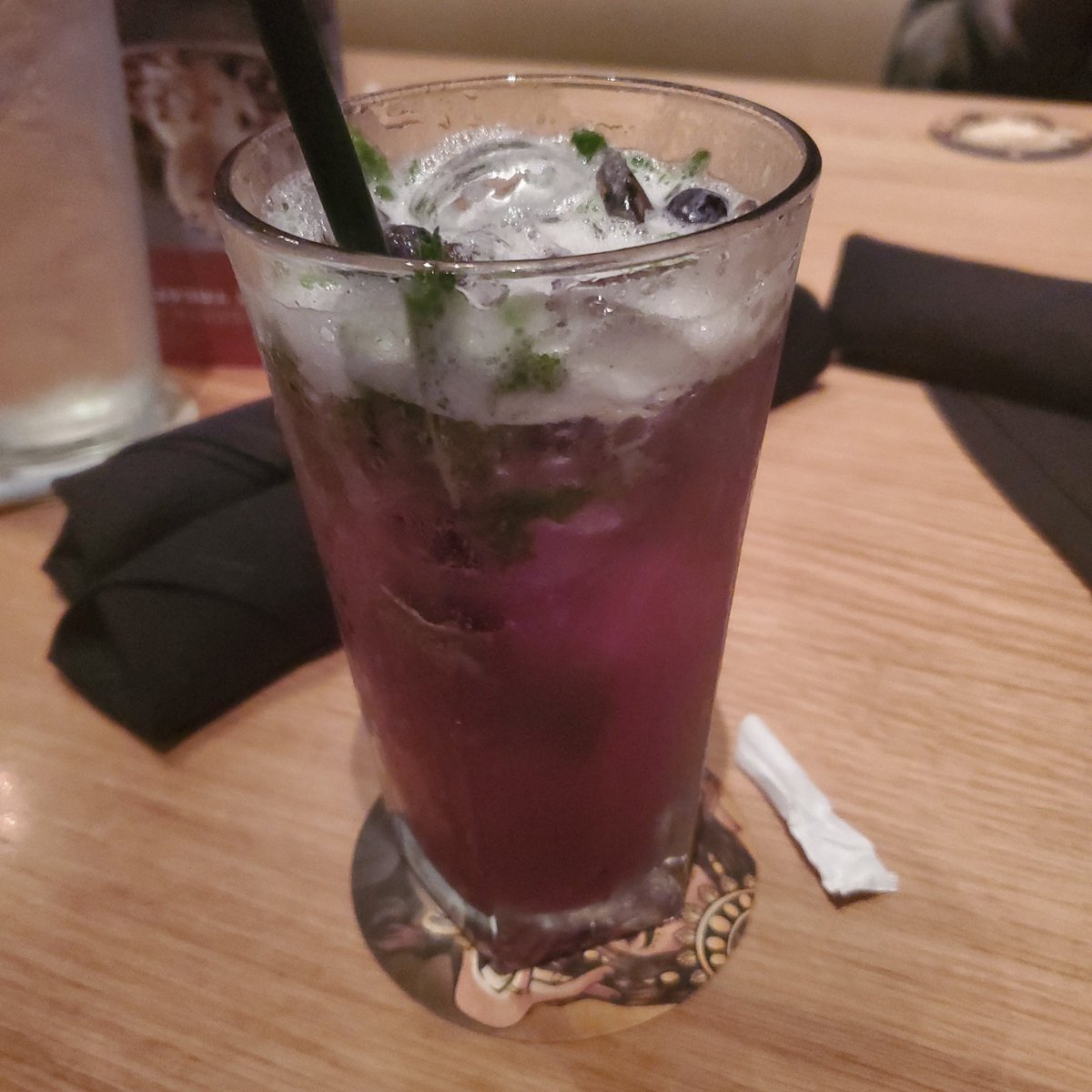 Flyingfoxdice's tweet photo. Lavender Mojito, I'm in heaven! 🤤 https://t.co/KtF1LJ1s8U