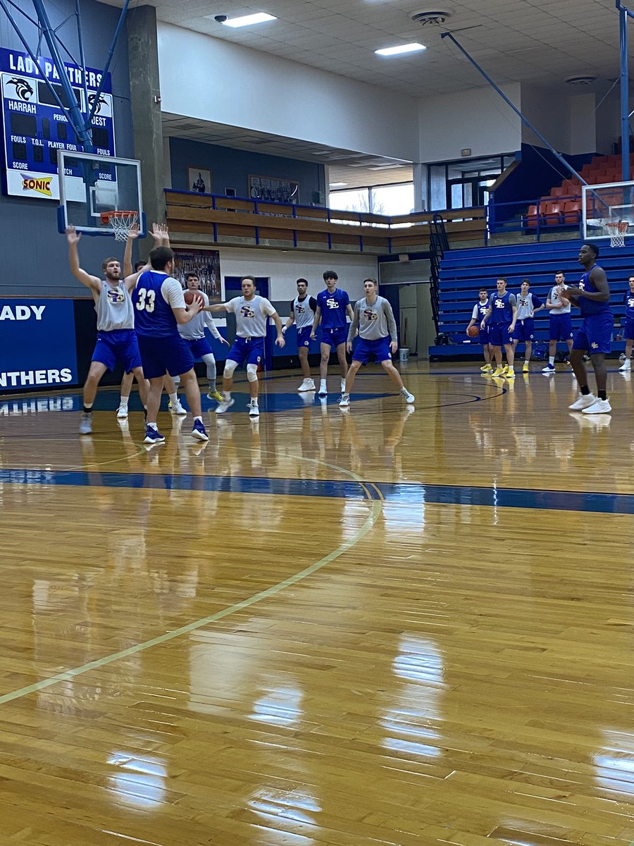thecoachro's tweet photo. Was able to help out the Southeastern basketball team today. They needed a gym to hold practice in while they are playing in their conference tournament in Shawnee this week. Was nice having @KellenManek back in the Harrah gym! Good group of young men and coaches. https://t.co/nRGYhPRNFp