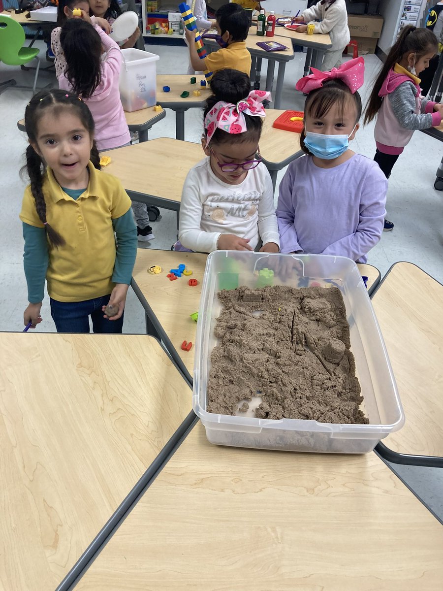 Fernand45811374's tweet photo. Pre-K center fun provide language development opportunities.  Thanks for all your help Ms. Higareda!
@ECabral_RSE  #WeAreClintISD https://t.co/7XukBeb3eo