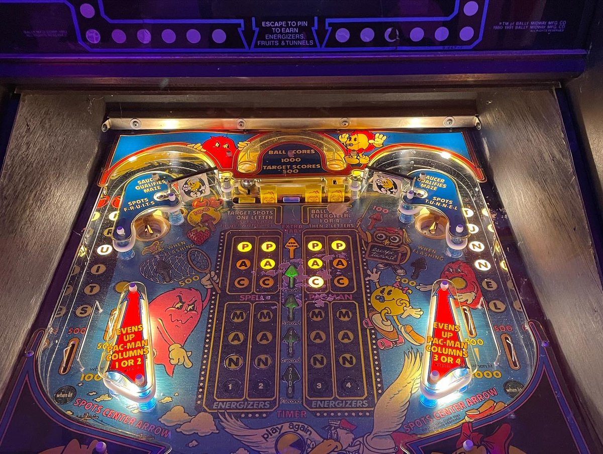 BigWokeJoe's tweet photo. Itβs not often you find a Baby PAC-Man machine in the wild! #pacman #babypacman #arcademachines #theverybestweinershop https://t.co/wQZVpYPdKj