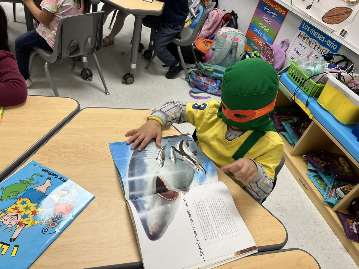 Fernand45811374's tweet photo. Pre-K students brought their books from home and read them in the classroom.
@ECabral_RSE 
#WeAreClintISD https://t.co/rHKWw9Vcn5