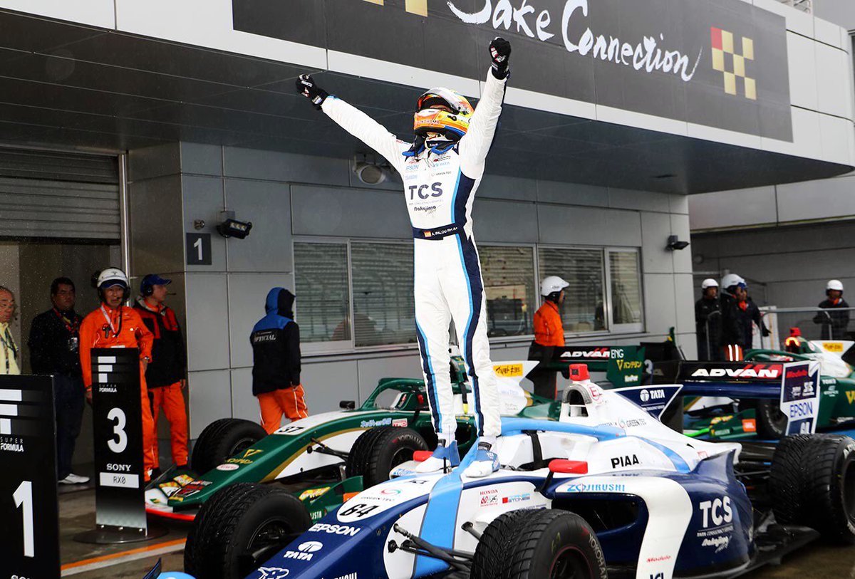 Formula1Verse's tweet photo. FELIPE NASR DO BRASIL VENCE O GRANDE PREMIO DA ÁUSTRIA DE 2019!

- Em uma corrida pouco movimentada, o piloto da @ManorF1V mantem sua boa fase, e se afasta ainda mais na liderança após a corrida de hoje!
- Sebastian Vettel (@AlpineF1v) retorna ao pódio, desde o ano passado! https://t.co/86nEbuTDD4