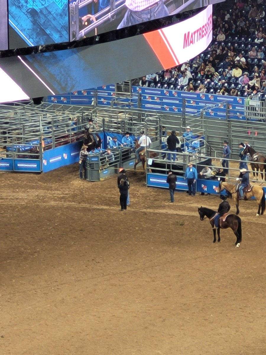 RafaelOAM's tweet photo. #RodeoHouston https://t.co/uj0HgXUXY8