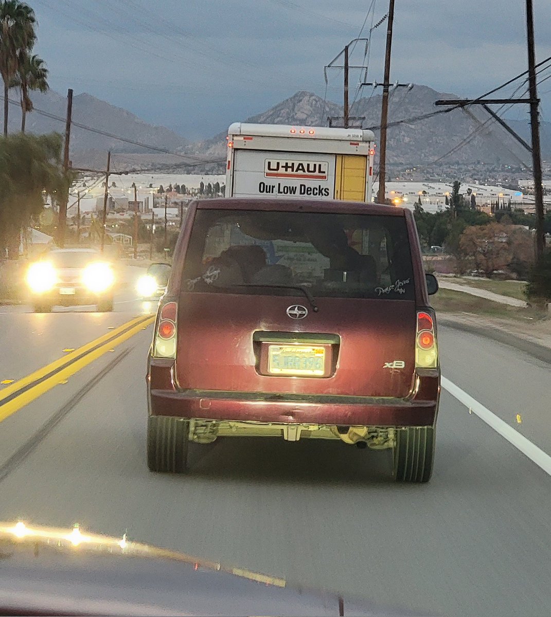 SWEEETSRTBEE's tweet photo. When there's a crappy purple Scion in front of you while you're driving to a @train show #Ineedasign @1043MYfm https://t.co/nCTbImY1pB