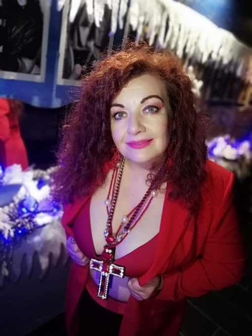 Rosso di sera ..😜  https://t.co/wTXZjUBbQu  #model  #beautiful #bellagente #actress  #attriciitaliane<a href="/tag/model"class="tags">#model</a><a href="/tag/selfie"class="tags"><span>#selfie</span></a><a href="/tag/beautiful"class="tags"><span>#beautiful</span></a><a href="/tag/actress"class="tags"><span>#actress</span></a><a href="/tag/pink"class="tags"><span>#pink</span></a><a href="/tag/photography"class="tags"><span>#photography</span></a>