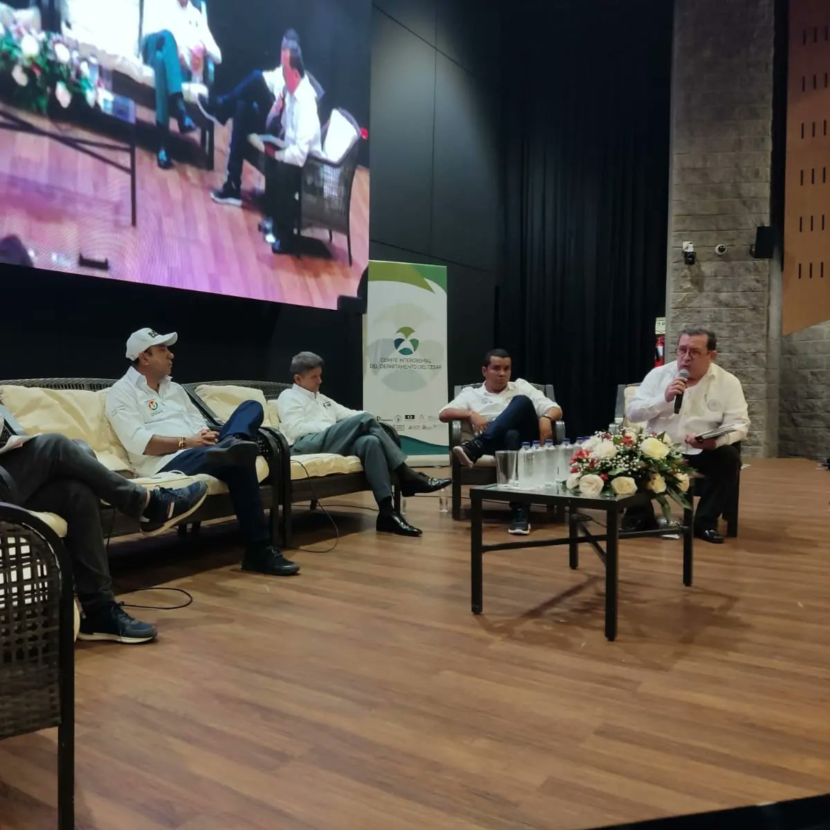 Co_Inter_Cesar's tweet photo. Este 03 y 04 de marzo, nuestro CIDC llevo a cabo un Foro Académico con los Candidatos al Congreso de la República. https://t.co/HRzkMxCeli