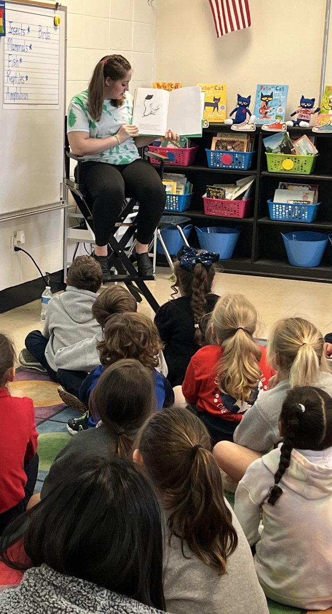 CastlenElem's tweet photo. Thank you to some amazing and talented students from Bryant High School for putting on a great performance and spending time reading to our students this week. We enjoyed your visit! 🎭 @MobilePublicSch @dsprinkmcpss https://t.co/2upp6suzCC