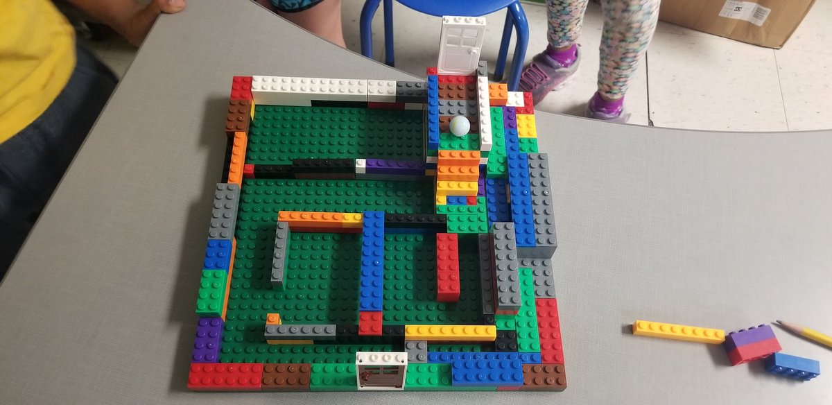 CrissyWade's tweet photo. Lego Marble mazes!! #2ndGrade @CreekViewElem  #cvesstem https://t.co/hnSz6g6WOm