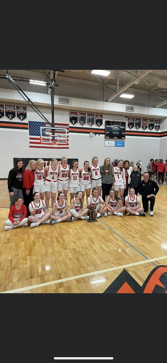 HoopsMuth's tweet photo. District Champs! Survive and advance. Defeated Saginaw High 66-45. #31 #DogsWereOut #StayInTheHuddle https://t.co/QBQK4WxWas