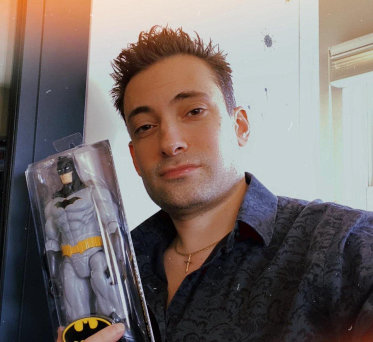 BradZiffer's tweet photo. Once again, I step behind the mic and resume my roll as everyone's favorite caped crusader...  Batman! 

This time, in a series of motion comics released by DC / WB. 

Here's episode 1 on YouTube:

https://t.co/iGwefZxeBs

#Batman #dccomics #warnerbros #SuperHero #TheBatman https://t.co/izaDFXDAsp