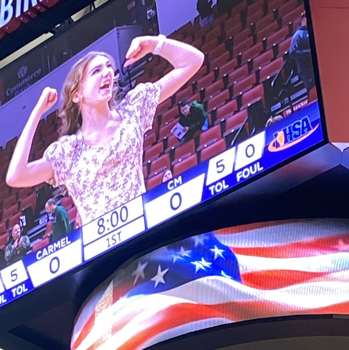 ihsafan's tweet photo. I knew this one was going to be pretty special when I watched her warm up - Rock Falls High School sophomore Remington Collins sings and signs the national anthem for the @IHSAState Girls Basketball State Finals  @RFRocketMusic @RfRockets1 https://t.co/YTh7gQ4Zep