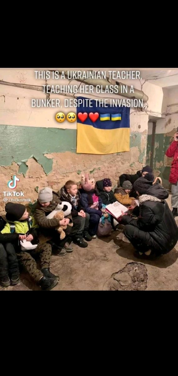 wedidit3's tweet photo. Calling for hope for Ukraine https://t.co/2BXl8EURvr