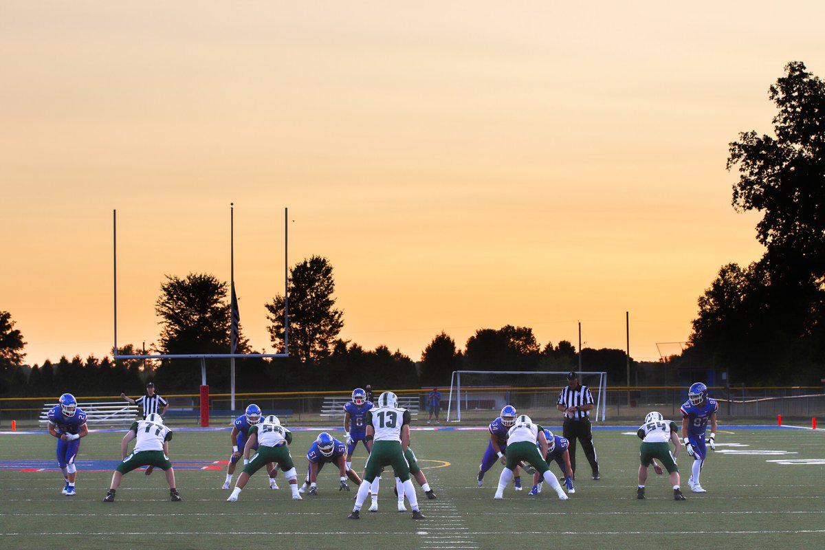 Sykotyk's tweet photo. Monday Night Football
(this photo really needs the full size link to appreciate it: https://t.co/bRaxe8MBNE)
9/21/20 - Clinton-Massie v. Batavia, Clarksville, Ohio
#PhotoPoll @MassieFootball https://t.co/e0nSGEw5ZE