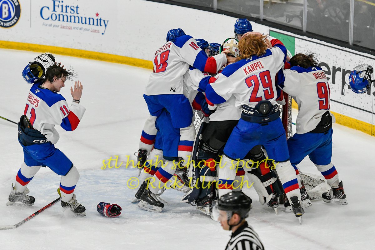 RickyRick_Photo's tweet photo. 2022-03-04 Congratulations to Priory as they win the Wickenheiser Cup Championship in the Mid States Club Hockey playoffs.
#priory #lafayette #hockey #midstates #championship @PrioryAthletics @prioryhockey @MidStatesHockey https://t.co/it93FY5DTB