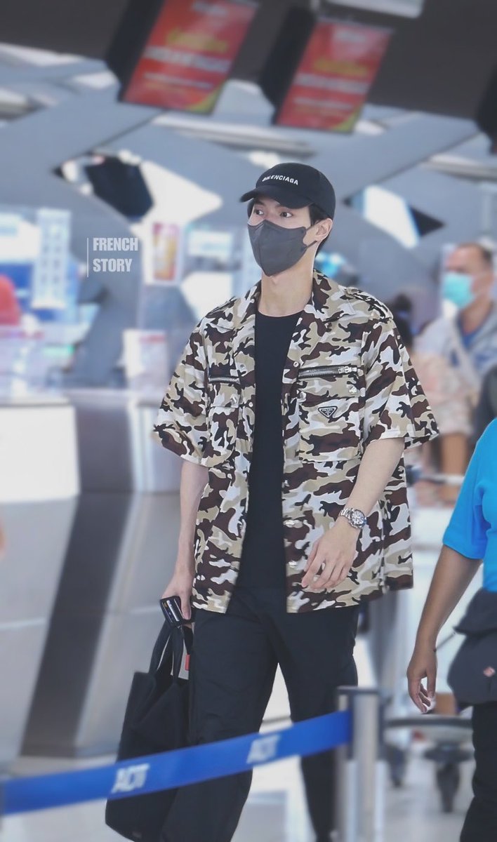 KimAngeell's tweet photo. The way I screamed like damn what is he being so hot for 🔥🔥
#CPxWINเเฟนทริปฟินไน่ทิพย์
#CPSausagexWinFanTrip
#winmetawin https://t.co/uqFaZFGM6D