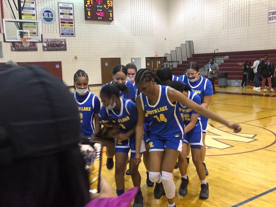 DaniaMcclain's tweet photo. DISTRICT CHAMPSSS!!!🏆❤️ https://t.co/9ahBKGG9Q8