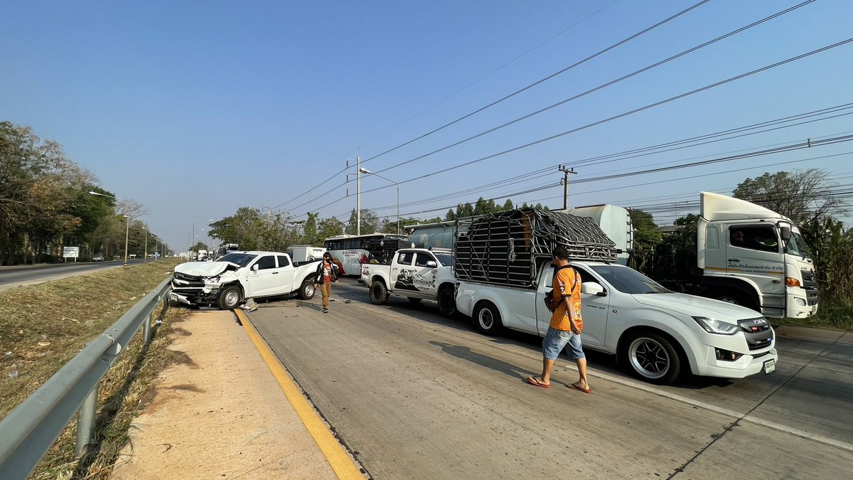 pisuttcamp's tweet photo. เวลา 08.40 น. วันที่ 5 มี.ค. 65 อุบัติเหตุรถชน 4 คัน ที่แยกหนองบุญมาก ผู้บาดเจ็บสองราย ส่งโรงพยาบาลหนองบุญมาก 9.30 น. เคลื่อนย้ายเคลียร์เส้นทางการจราจรเรียบร้อย
#JS100 https://t.co/OuHcjeirhB