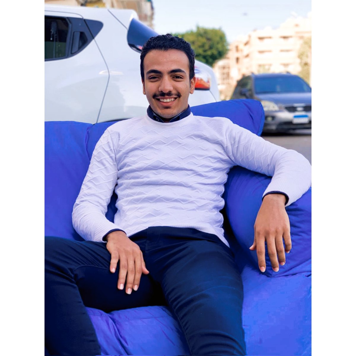 بس انتوا طلعتوا من جوا مش اللي هواا😉😁