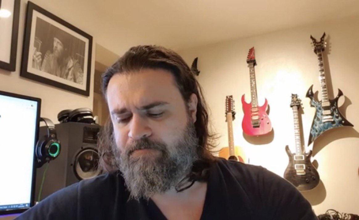 nikolas_dm's tweet photo. Eu gastando meu próprio dinheiro: colocando dedo na tela e xingando até falar chega.

Sobre a fala do Arthur : “estou muito triste, o que ele falou foi horrível”

Eu já tinha te perguntado, mas repito: onde foi que você se meteu? Que fim, @moura_101. https://t.co/QKoWZwRagc