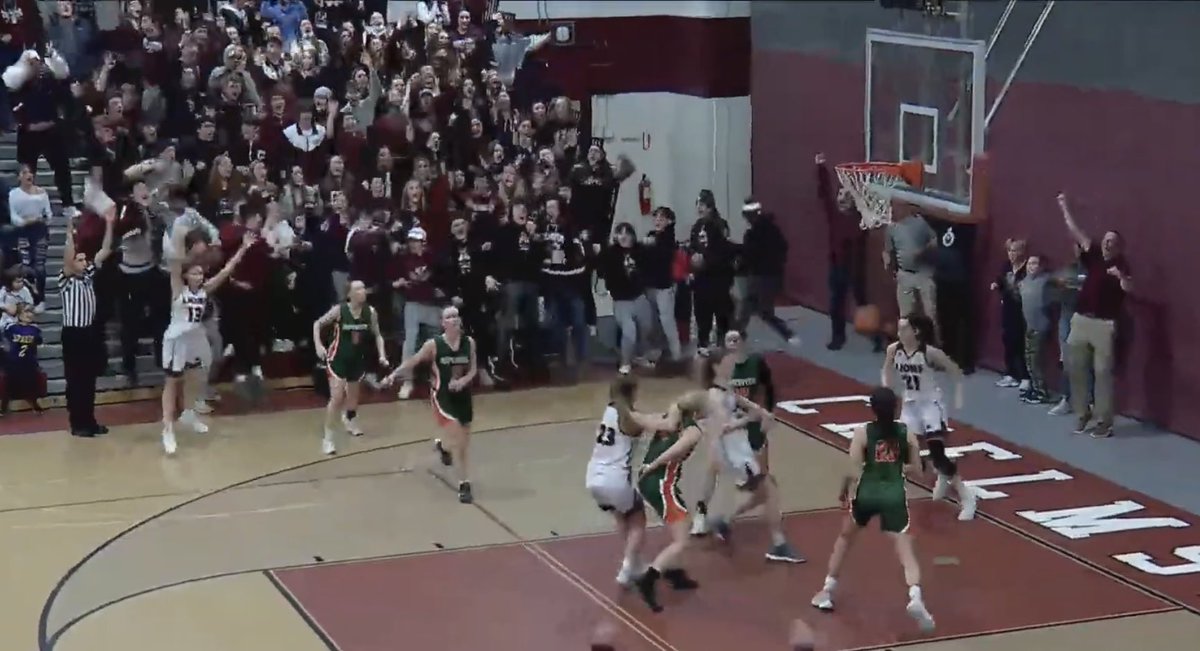 Great shot of Charlotte Buckley’s game winner tonight <a href="/CHSGVBB/">Chelmsford HS Girls Basketball</a>