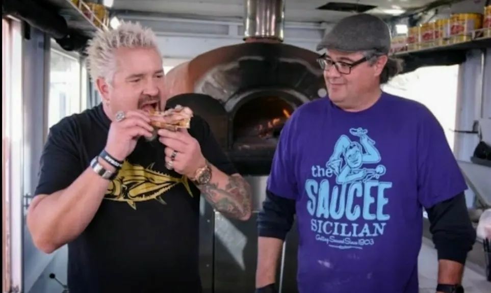 SauceeSicilian's tweet photo. Slingin Saturday night in downtown Washington from 5-7 pm. Call in your order for pick up to 405-412-0789 or 405-334-8470 ten minutes before you are ready to pick up. #TripleD #DDD #WoodFiredPizza #NeapolitanPizza #FoodTruck #SauceandBalls #OKCFoodTruck #SauceeSicilian #OKCF… https://t.co/kOfK8KVYu0