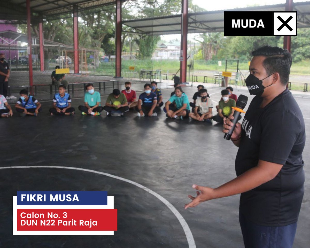fikrymusa's tweet photo. 05.03.2022

Kalau nak sihat, mestilah kena cergas kan!?

 Jadi selepas sarap pagi tadi saya dan YB Syed Saddiq meluangkan masa bermain futsal bersama anak-anak muda Parit Raja di Blackened Futsal.

Fikri Musa
Calon No.3
DUN N22 PARIT RAJA

#FikriUntukParitRaja https://t.co/ias8x3jG6G