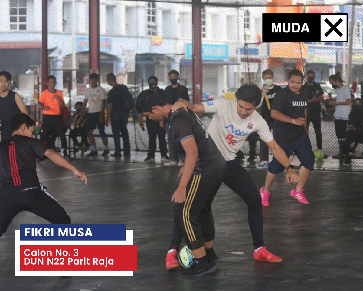 fikrymusa's tweet photo. 05.03.2022

Kalau nak sihat, mestilah kena cergas kan!?

 Jadi selepas sarap pagi tadi saya dan YB Syed Saddiq meluangkan masa bermain futsal bersama anak-anak muda Parit Raja di Blackened Futsal.

Fikri Musa
Calon No.3
DUN N22 PARIT RAJA

#FikriUntukParitRaja https://t.co/ias8x3jG6G