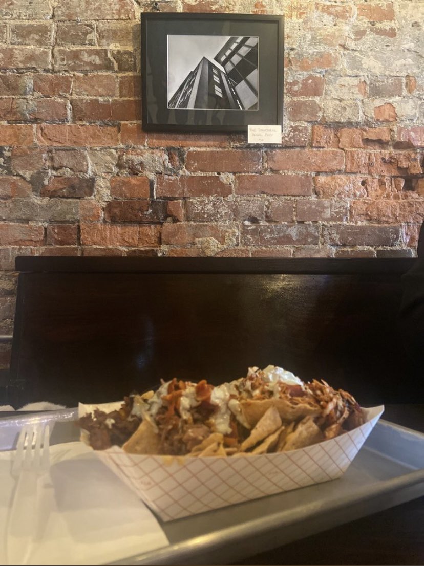 justaddlipgloss's tweet photo. Thank you very much to everyone who came to Patrick @hargon ‘s #firstfriday event at @Yo_Muchacho tonight! The show, “Entrances” will be up through the end of March. Grab some delicious Muchachos food and see new artwork! #LNK #photography #nachos #brisket #hatchmac #art https://t.co/FFYTGpL1AC