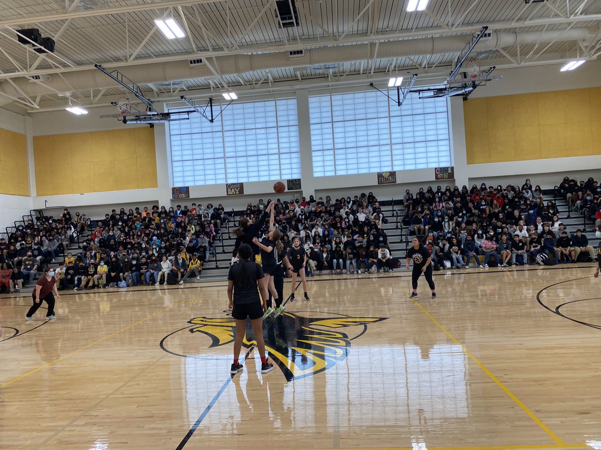 KMSLadyFalcons's tweet photo. Our coaches and teachers got some bball moves! Our female athletes made them work hard! #WorkingUpasweat #Timeoutplease #ShootinHoops #KMSAthletics #FacultyVsAthletes https://t.co/BcNWmuJYmY