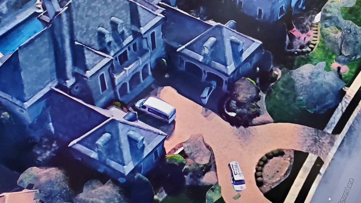 AVArchitechs's tweet photo. How cool is it when you Google map a house and your company vans are in the pic! Haha! #architecture #customhomes #luxury https://t.co/GDh1G5NHyi