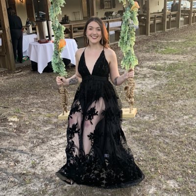 caseylouhunt's tweet photo. #NewProfilePic https://t.co/aGEYQm86rA