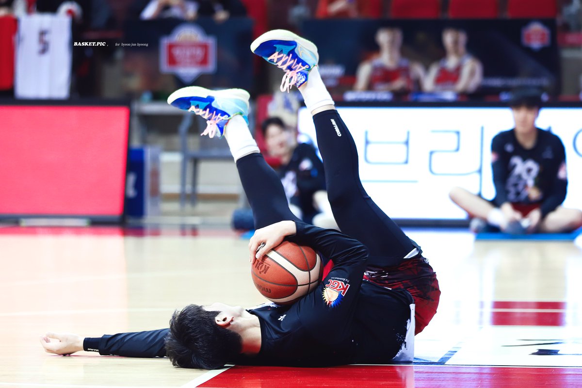 basketpic_'s tweet image. 변장꾸 오늘도 힘 내쟈 .ᐟ.ᐟ 💪🏻💓
#안양KGC #안양KGC인삼공사 #변준형 #변준형PIC