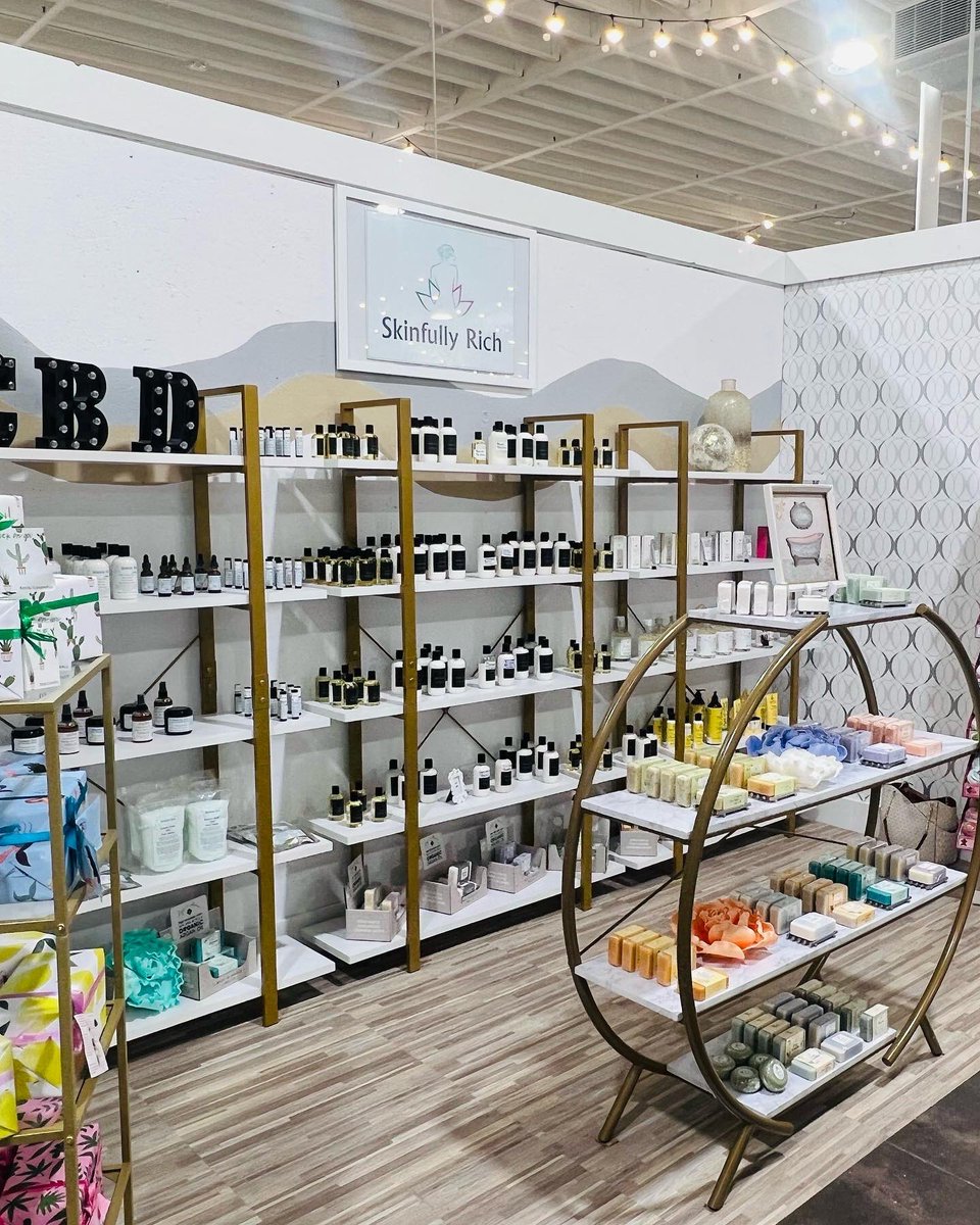 SkinfullyR's tweet photo. So EXCITED our booth @ Painted Tree Scottsdale is 99% complete. 🎉🎉. Just a few labels to add and we are all set for opening day on Sunday.  Stop by to check us out booth C5.  #Arizona #scottsdale #paintedtree #shopsmall #azsmallbusiness https://t.co/9CGNPySCKf