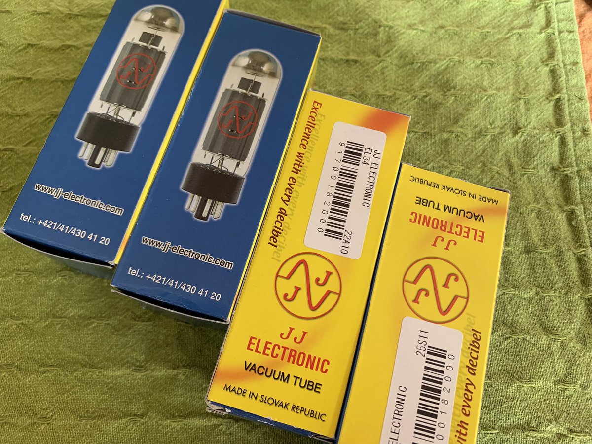 gurautyo's tweet image. 沼にハマりかけてる自覚と、沈み込んじゃヤバいぞって警戒心もあるんだけど、とりあえず代表的なトコだけでも自分の耳で確かめてみないと、いつまでも囚われたままになりそうで……。

#6550
#KT88
#EL34