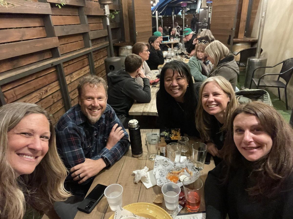 mindyahrens1's tweet photo. This is filling my heart! #designcampsd @GregoryMC2 @judycaraang @lndeutsch @msbullisedu https://t.co/p9tu1eQpOy