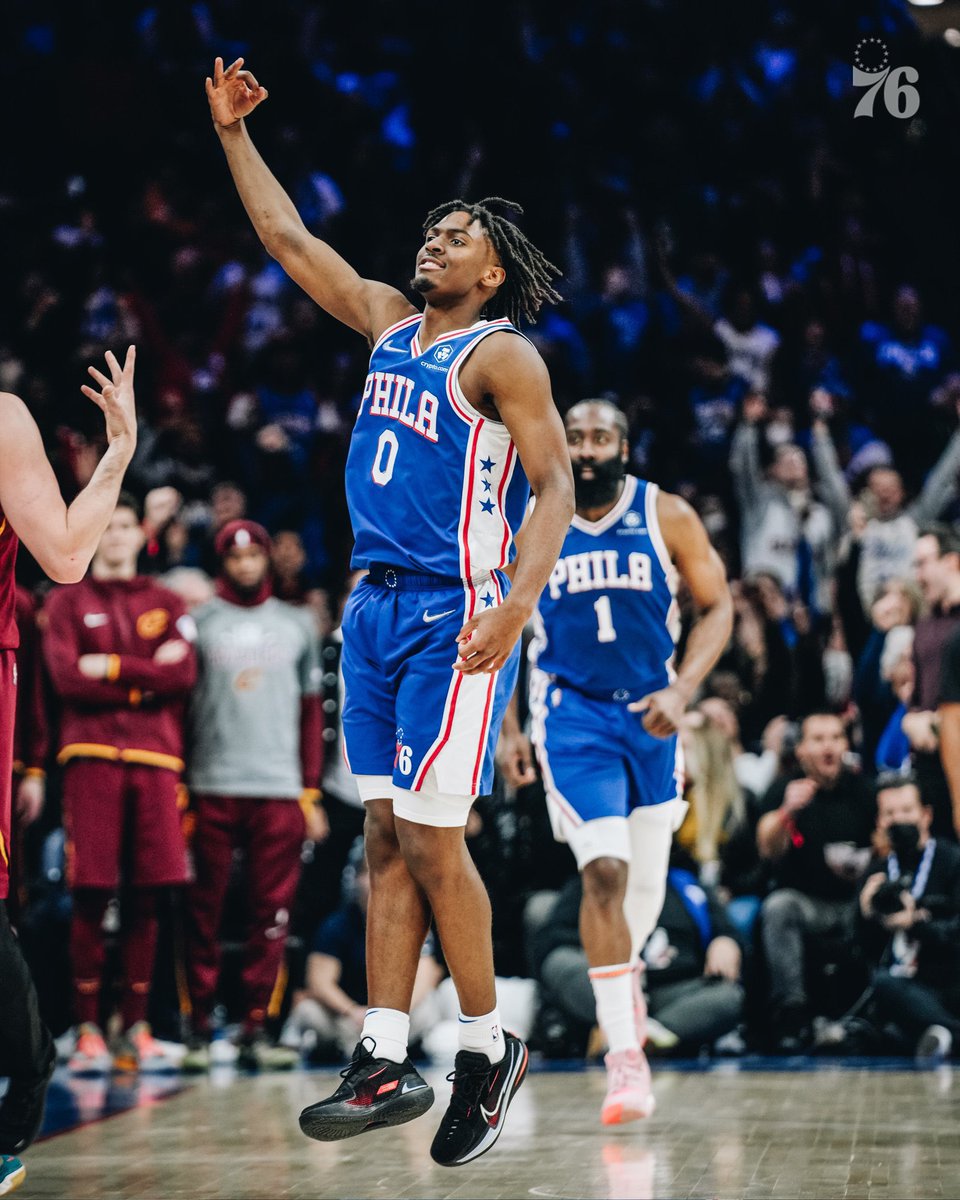 76ers_central's tweet photo. TOP PERFORMANCE TONIGHT: 🔔

📊 Tyrese Maxey 33PTS, 5 AST , 4 REB, 2STL, 1 BLK 
📊 J. Harden  25 PTS , 1 STL , 11 AST , 3 REB
📊 J. Embiid 22 PTS  2 STL 5 AST 9 REB 

#76ersnation #76ersbasketball https://t.co/bPgryUbfy6