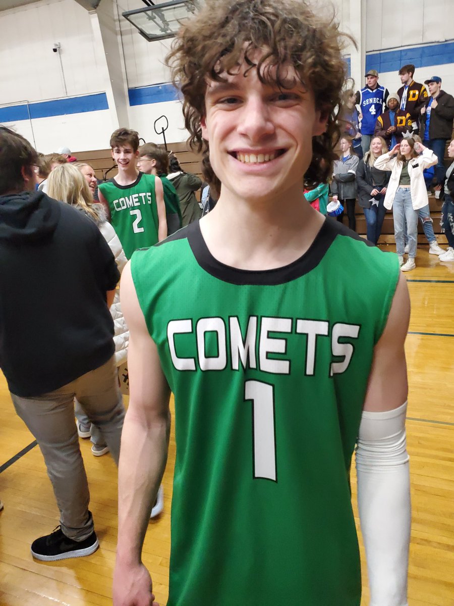 Robby Roe hit his 1,000th point in the Comets huge upset victory at Seneca tonight, 54-53! So proud of you Robby!
#wisbb #wiaabb