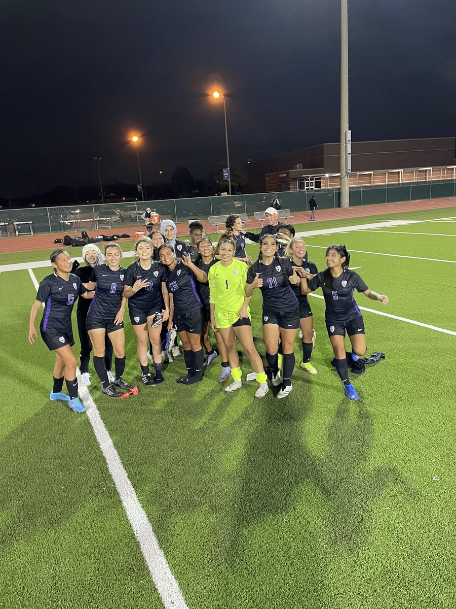 MRHSMavericks's tweet photo. Great 3-2 win for @soccer_maverick on Senior Night against the Creek!!! #kickinmavs #ilovemortonranch https://t.co/Iki9CX0aIX