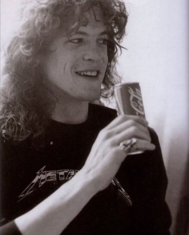 Happy birthday to best boy and the reason I play bass, jason newsted <3 